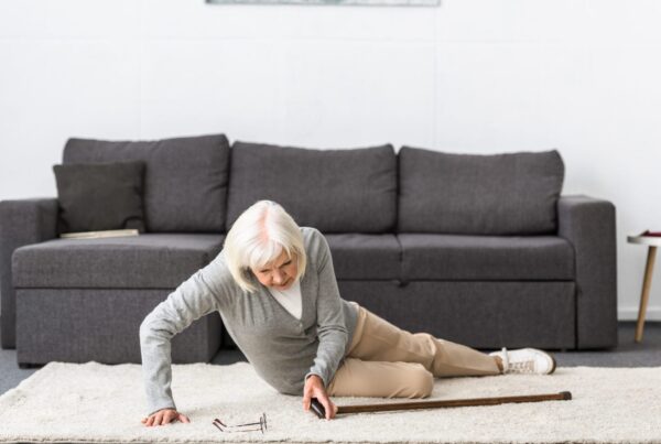 How Texas Seniors Can Keep Themselves From Slipping and Falling